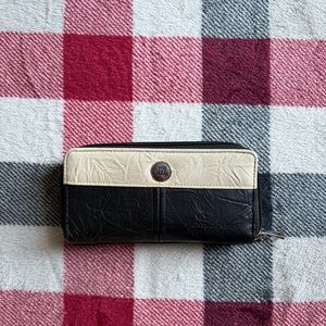 Stone Mountain Black and Cream Wallet